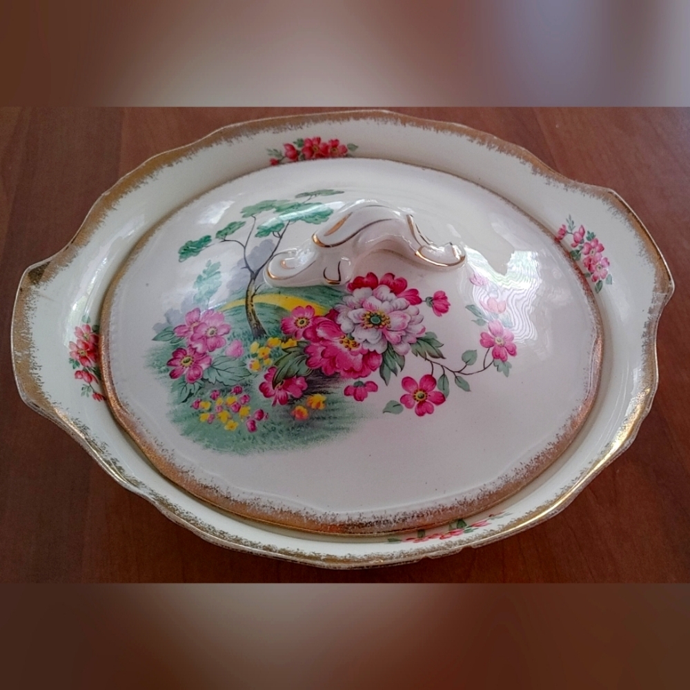 Vintage Alfred Meakin Vegetable Dish